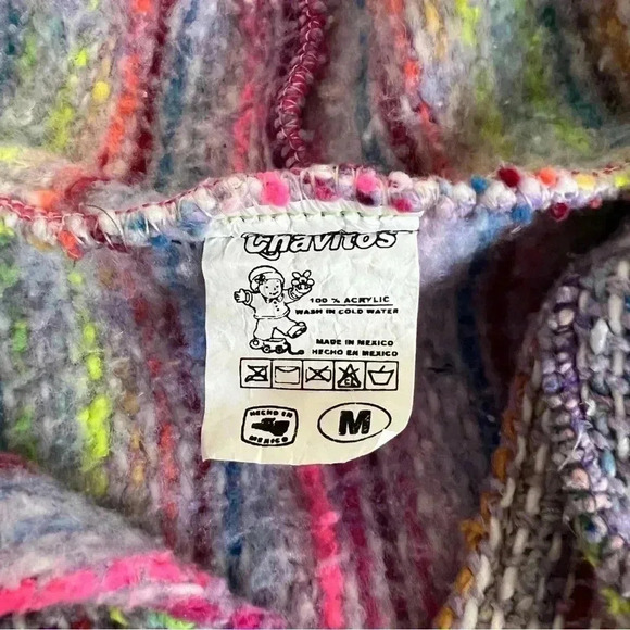 Chavitos Hoodie - Picture 3 of 5